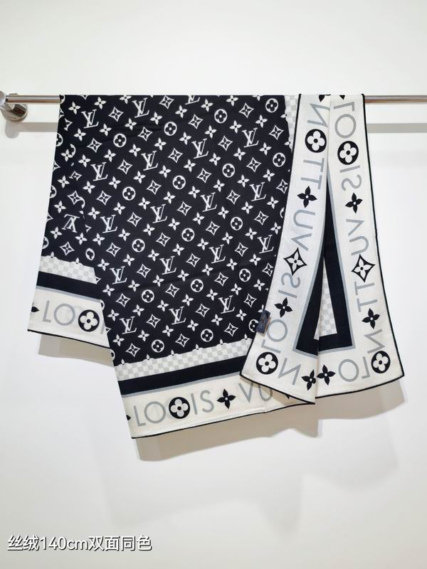 LV Scarf 140X140cm 70%羊绒30%真丝 E081908